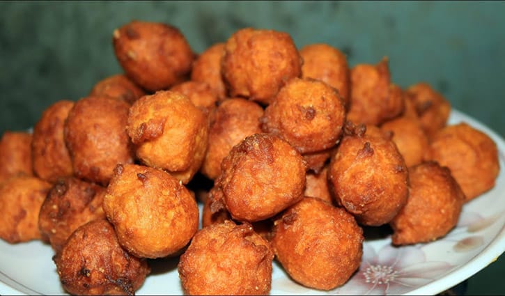 সুজি দিয়ে তালের বড়া