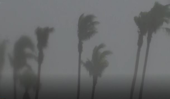 Hurricane Florence still feared as storm's winds weaken