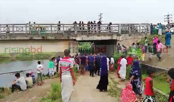 রূপগঞ্জে ব্রিজের পাশে গুলিবিদ্ধ ৩টি লাশ রূপগঞ্জে ব্রিজের পাশে গুলিবিদ্ধ ৩টি লাশ