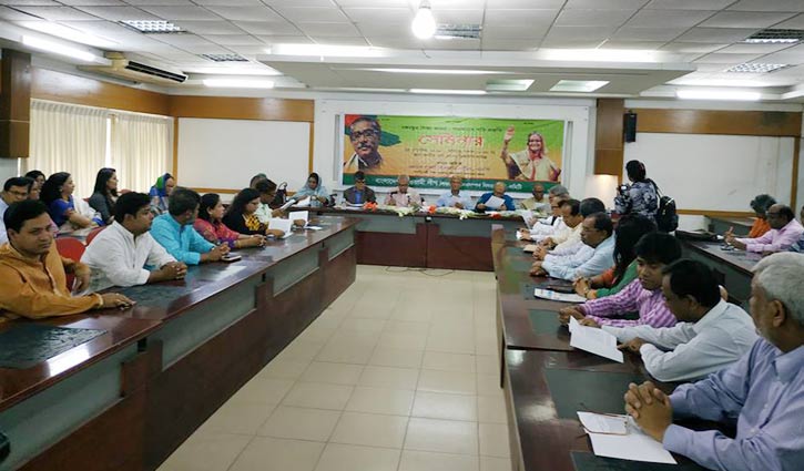 ‘Book distribution info makes foreigners astonished’