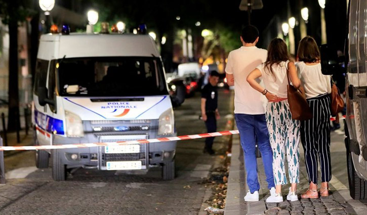 Knife attack in Paris, 7 wounded