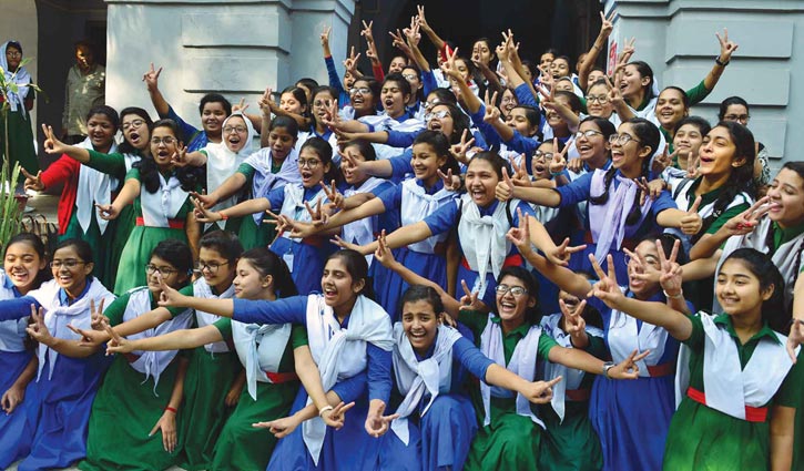 2,583 schools achieve 100 per cent pass rate