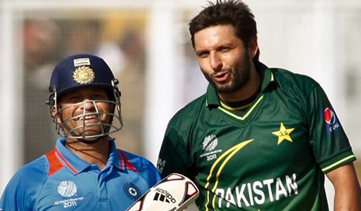 শচীনের ব্যাটে রেকর্ড গড়েছিলেন আফ্রিদি