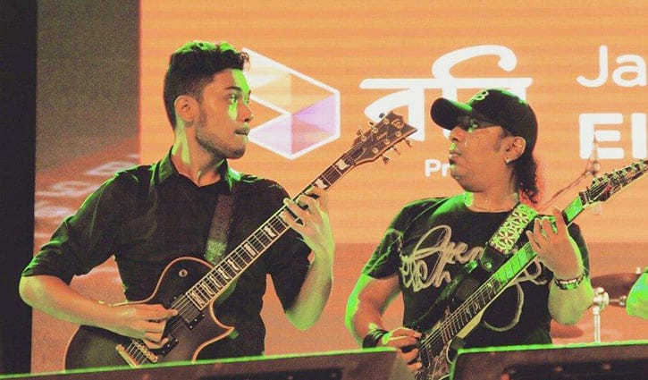 ‘এখন আমার পাশে দাঁড়ানোর জন্য বাবা নেই’ ‘এখন আমার পাশে দাঁড়ানোর জন্য বাবা নেই’
