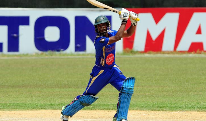 সুপার লিগের প্রথম সেঞ্চুরি নাঈমের ব্যাটে