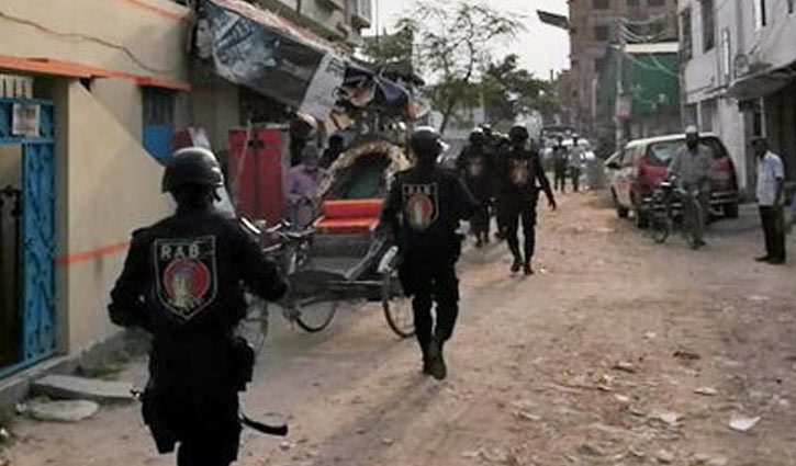 রাজধানীতে জঙ্গি আস্তানা সন্দেহে বাড়ি ঘেরাও, বিস্ফোরণ