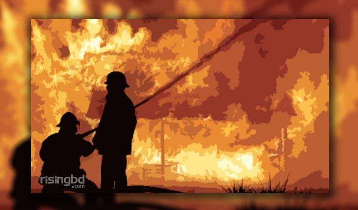 Fire at Karwan Bazar market