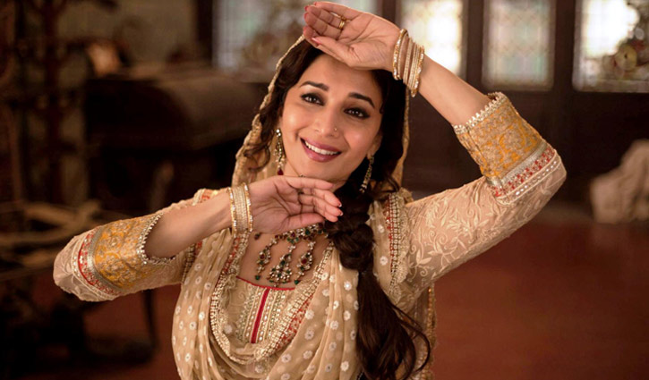 বায়োপিকে কাকে চান মাধুরী?