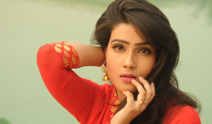 বিচ্ছেদের অনলে জ্বলছেন মাহি!