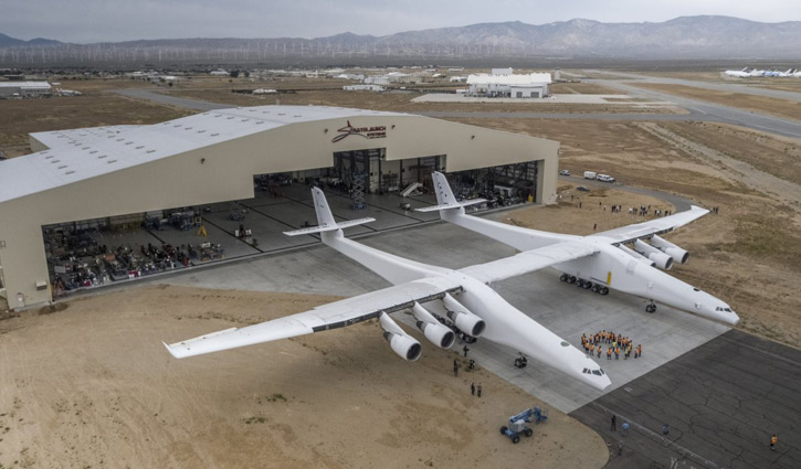 World's biggest airplane takes flight