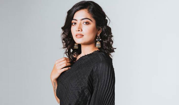 ‘এরপর সেটে বসেই কাঁদতে শুরু করি’