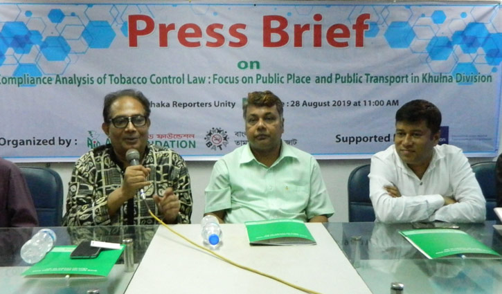 খুলনায় বেশীরভাগ গণপরিবহনে নেই ধুমপান সতর্কতা খুলনায় বেশীরভাগ গণপরিবহনে নেই ধুমপান সতর্কতা