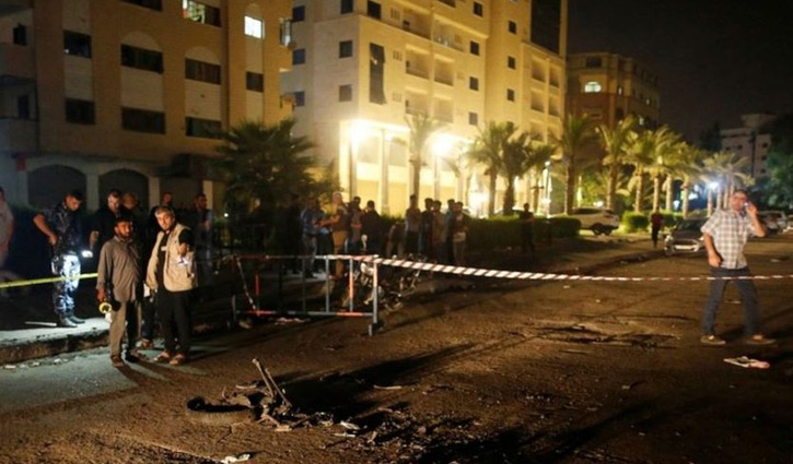 আত্মঘাতী বোমায় তিন পুলিশ কর্মকর্তা নিহত 