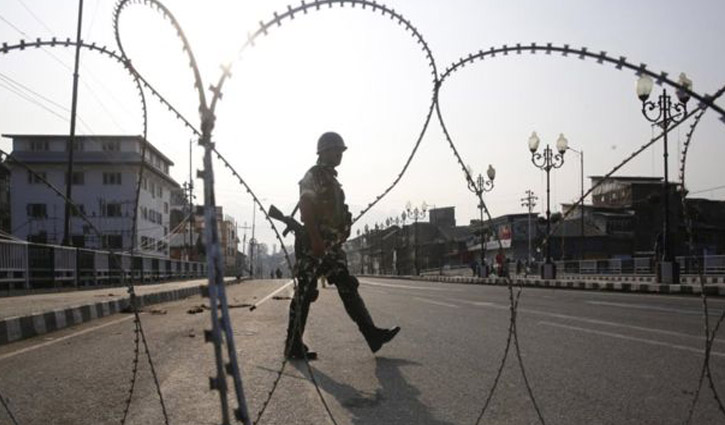 India arrests hundreds in Kashmir