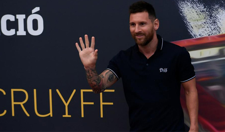 অনুশীলনে ফিরলেও সহসাই মেসিকে পাচ্ছে না বার্সা