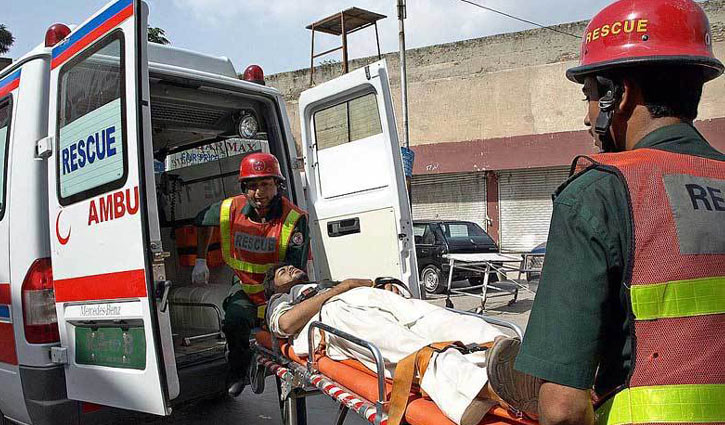 24 dead as bus falls into river in Pakistan
