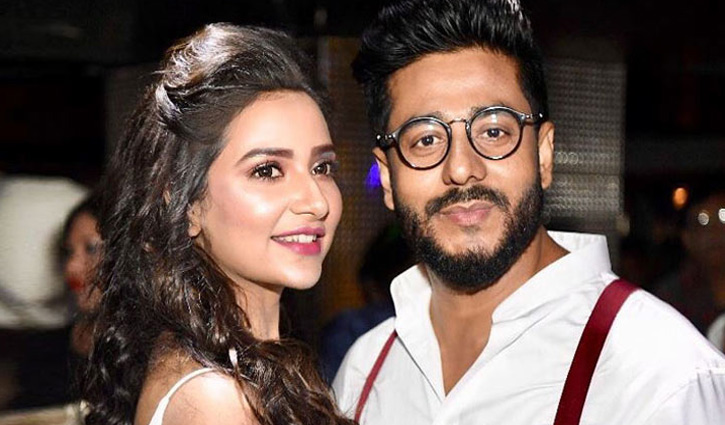 সেপ্টেম্বরে স্ত্রীকে নিয়ে রাজের যাত্রা শুরু সেপ্টেম্বরে স্ত্রীকে নিয়ে রাজের যাত্রা শুরু