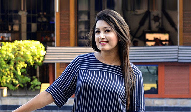 বিজ্ঞাপনচিত্রে জেনিফার