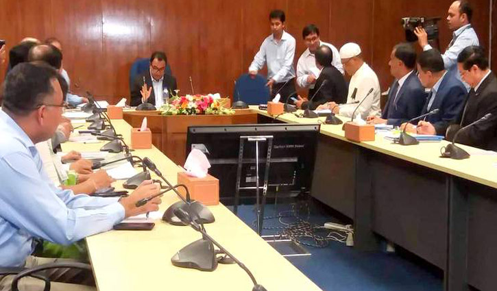 রাষ্ট্রায়ত্ত ব্যাংকগুলোকে আর আর্থিক সহায়তা নয় : অর্থমন্ত্রী রাষ্ট্রায়ত্ত ব্যাংকগুলোকে আর আর্থিক সহায়তা নয় : অর্থমন্ত্রী