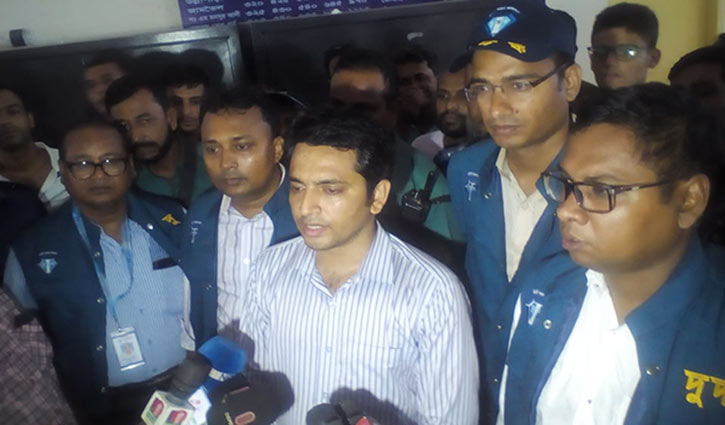 ট্রেনের টিকিট কালোবাজারে বিক্রির প্রমাণ মিলেছে ট্রেনের টিকিট কালোবাজারে বিক্রির প্রমাণ মিলেছে