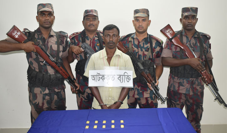 10 gold bars seized in Satkhira