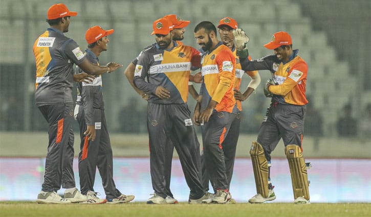 মাশরাফি-হাসান-এনামুলে ঢাকার জয় মাশরাফি-হাসান-এনামুলে ঢাকার জয়