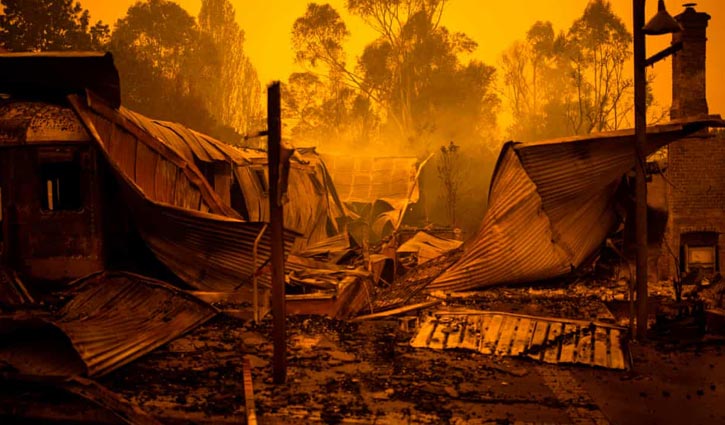 Nine killed in Australia bushfires