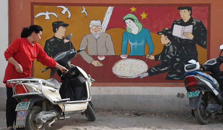 উইঘুর নারীদের সঙ্গে রাত কাটাতে পাঠানো হয় চীনা পুরুষদের