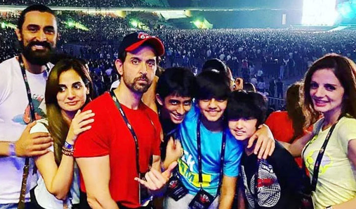 সাবেক স্ত্রীকে নিয়ে কনসার্টে হৃতিক