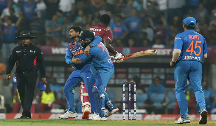 ছক্কা বৃষ্টির ম্যাচ জিতে সিরিজ ভারতের ছক্কা বৃষ্টির ম্যাচ জিতে সিরিজ ভারতের
