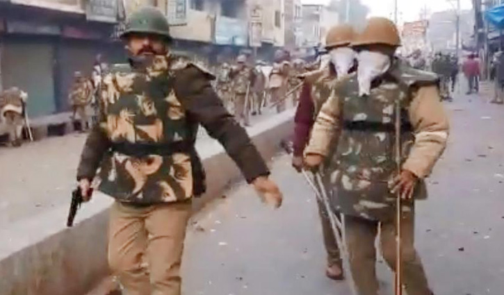 মার শালাদের মার...