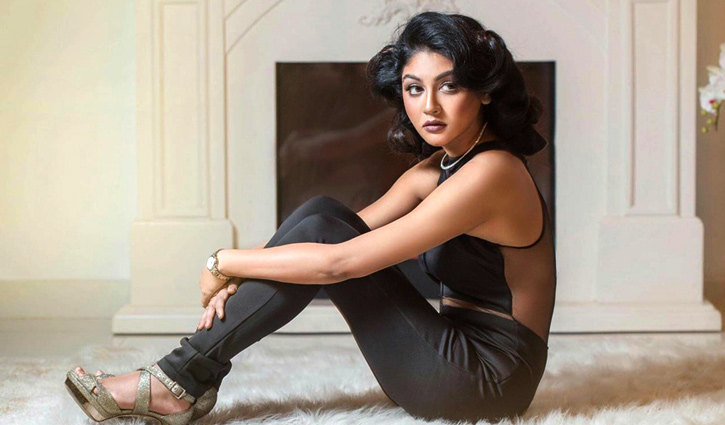 শুধু জয়ার জন্য সৃজিত...