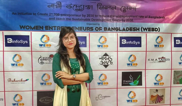 মনের রঙকে ফুটিয়ে তোলেন উদ্যোক্তা মনের রঙকে ফুটিয়ে তোলেন উদ্যোক্তা