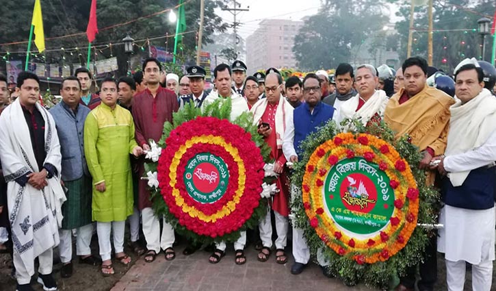 শ্রদ্ধার ফুলে বীর শহীদদের স্মরণ শ্রদ্ধার ফুলে বীর শহীদদের স্মরণ