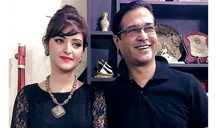 একজন কণ্ঠের জাদুকর অন্যজন রূপের… একজন কণ্ঠের জাদুকর অন্যজন রূপের…