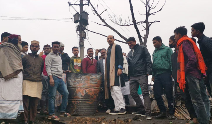 কালশীতে পোড়া বস্তিতেও ভোট প্রার্থনা!