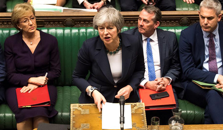 MPs vote to reject no-deal Brexit