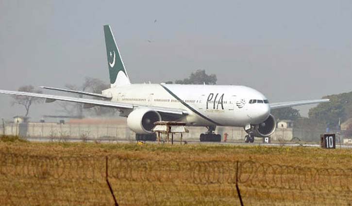 Pakistan suspends all flights