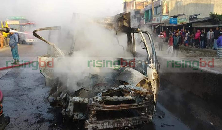 Three burnt to death in Ctg road crash 