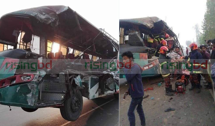 Bus-truck collision kills 6 in Cumilla