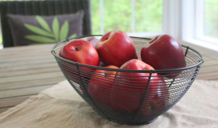 আপেল যে কারণে ফ্রিজে রাখবেন