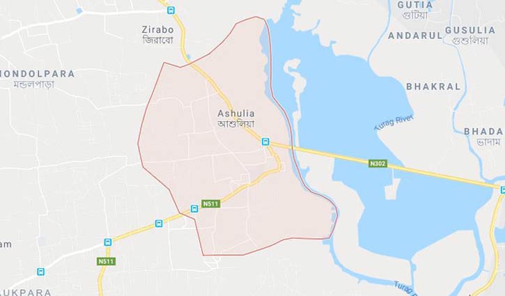 RMG workers block Ashulia road