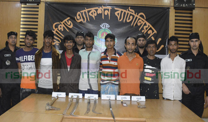 মহাসড়কে দেশীয় অস্ত্রসহ ৮ ডাকাত গ্রেপ্তার মহাসড়কে দেশীয় অস্ত্রসহ ৮ ডাকাত গ্রেপ্তার