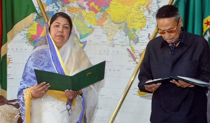 HM Ershad takes oath