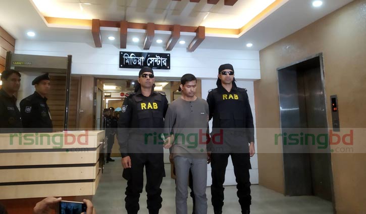 গুলশান হামলায় অস্ত্র সরবরাহকারী ৫ দিনের রিমান্ডে গুলশান হামলায় অস্ত্র সরবরাহকারী ৫ দিনের রিমান্ডে