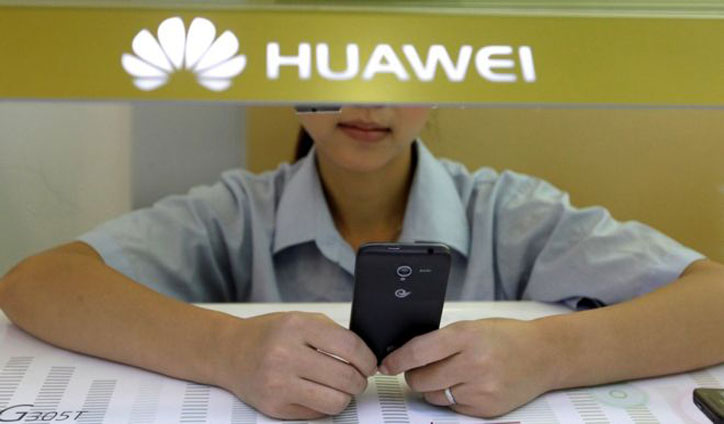 Huawei staff punished over iPhone tweet
