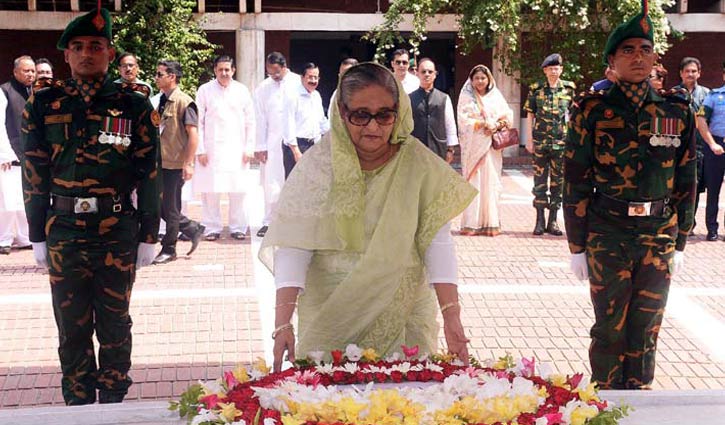 PM pays homage to Bangabandhu at Tungipara