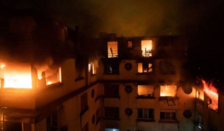 8 dead in Paris fire