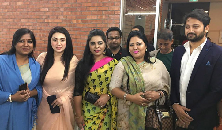 আওয়ামী লীগের প্রচার কমিটির আমন্ত্রণে তারকারা আওয়ামী লীগের প্রচার কমিটির আমন্ত্রণে তারকারা