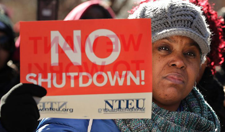 8 lakh US employees remain without pay